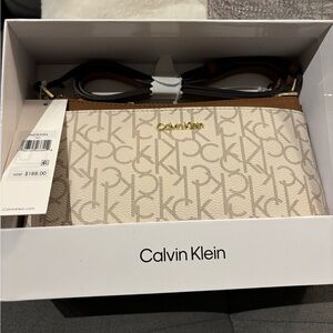 NWT💥Calvin Klein crossbody purse, colour cream/beige